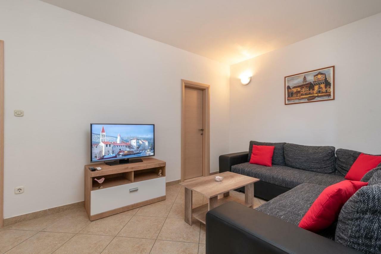Apartments Ivan Trogir Exterior foto